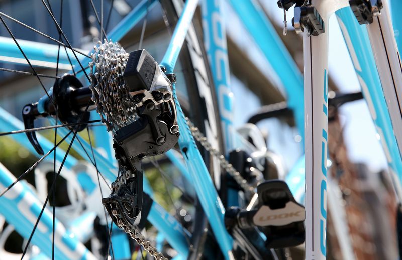 The SRAM Wireless rear mech on display