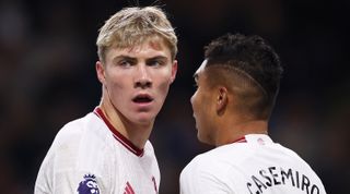 BURNLEY, ENGLAND - SEPTEMBER 23: Rasmus Hojlund of Manchester United looks on alongside Casemiro during the Premier League match between Burnley FC and Manchester United at Turf Moor on September 23, 2023 in Burnley, England. (Photo by Lewis Storey/Getty Images)