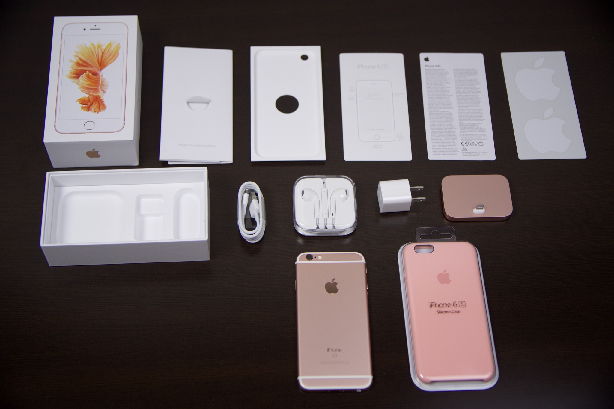 Комплект айфон 15 про что входит. Iphone 6s комплектация. Iphone 6s Unboxing. Комплект iphone 6. Айфон 6 комплектация.