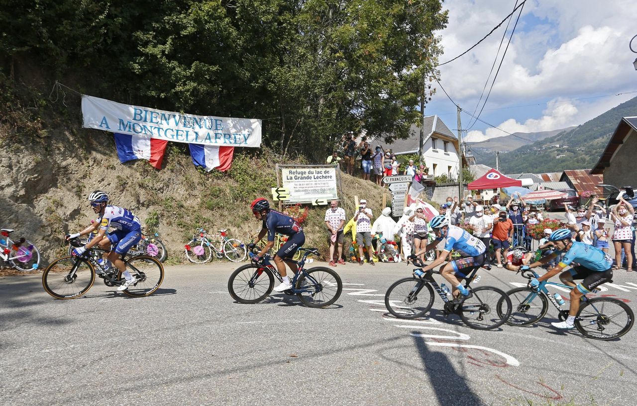 Tour de France 2020 107th Edition 16th stage Grenoble Meribel Col de la Loze 170 km 16092020 Julian Alaphilippe FRA Deceuninck Quick Step Richard Carapaz ECU Team Ineos Dan Martin IRL Israel StartUp Nation Gorka Izagirre ESP Astana Pro Team photo Jan De MeuleneirPNBettiniPhoto2020
