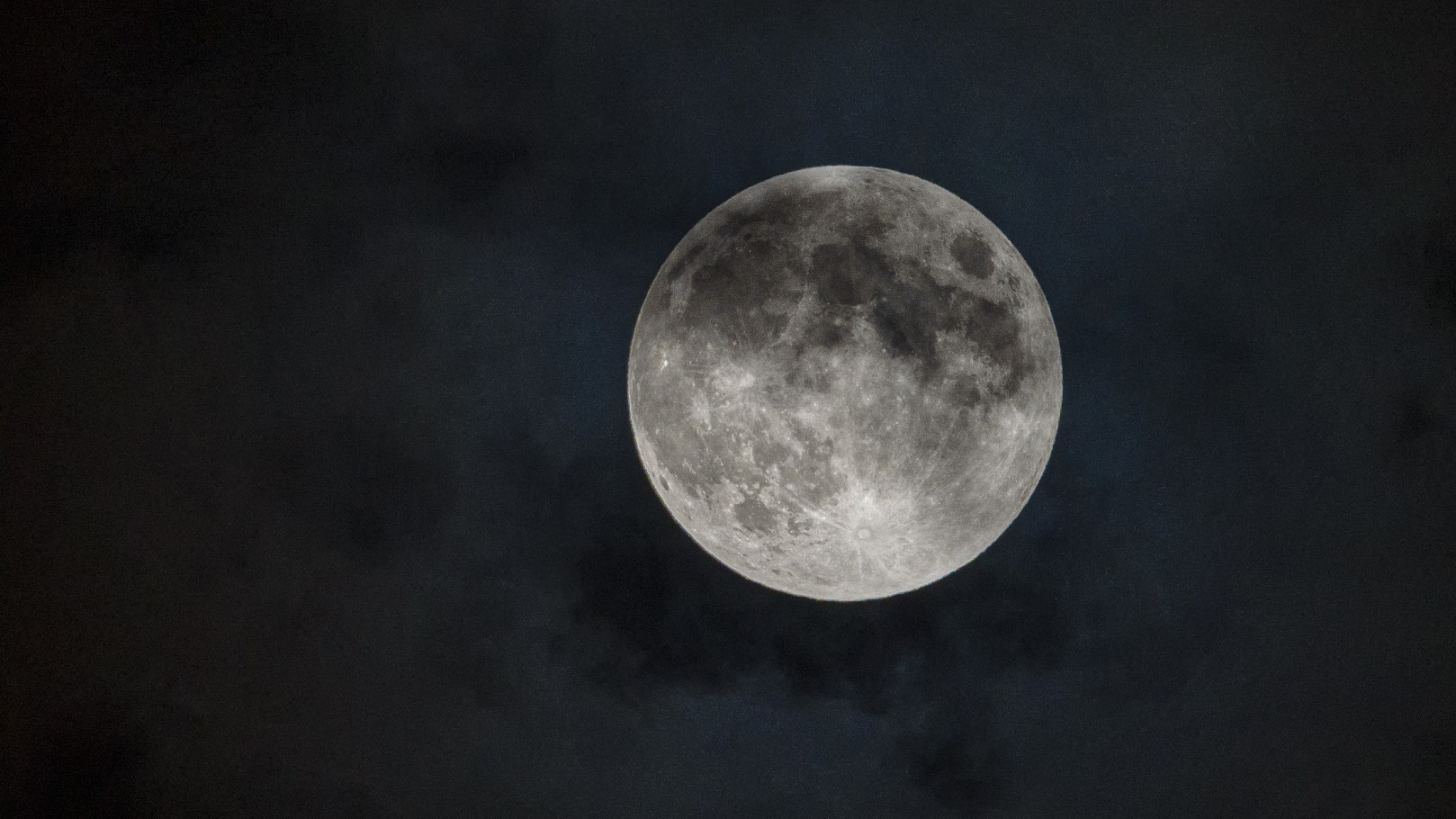 How To See The Full 'Flower Moon' Eclipsed By Earth's Shadow This ...