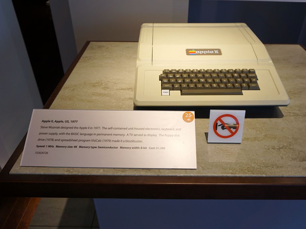 Apple I, Apple II and the Switching PSU - A Computer History Timeline