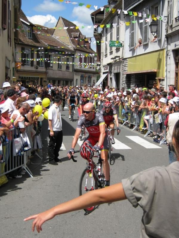 Sign-in is that way. Chris Horner leads RadioShack teammate Levi Leipeimer