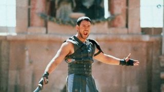 Gladiator-elokuvan tähti Russel Crowe huutaa yleisölle