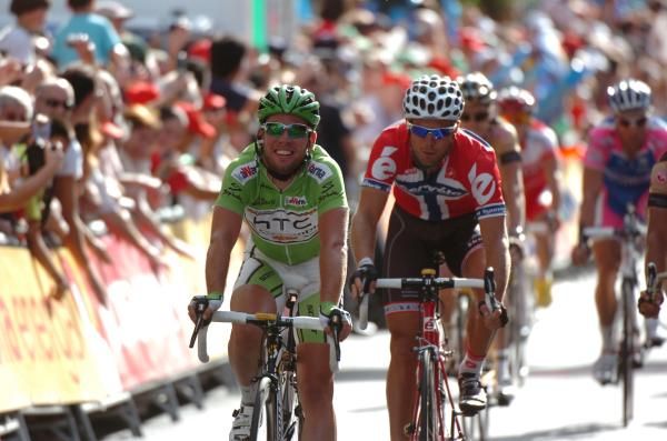 CAvendsih won his second Vuelta stage while wearing the green jersey