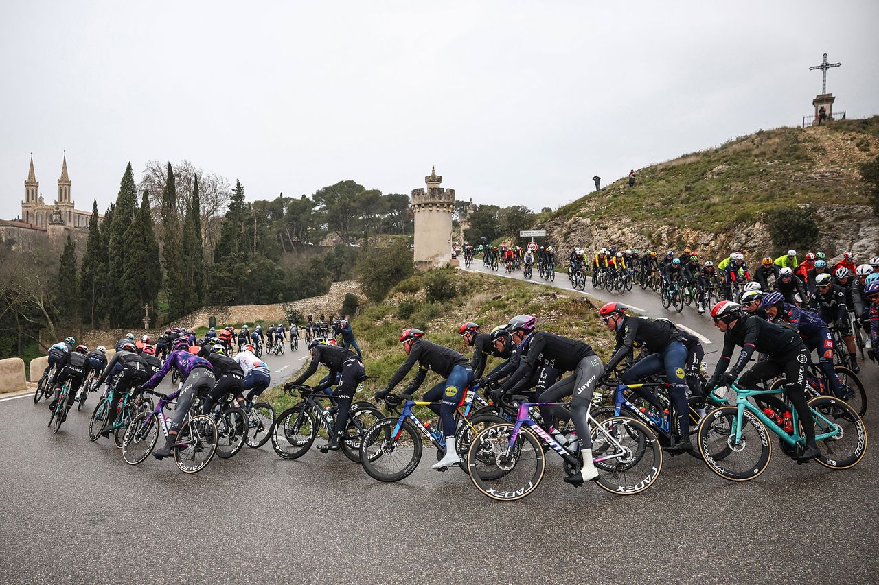 The peloton during stage 6 of Paris-Nice 2025