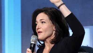 Microphone, Finger, Audio equipment, Hand, Joint, Sitting, Public speaking, Spokesperson, Speech, Wrist,