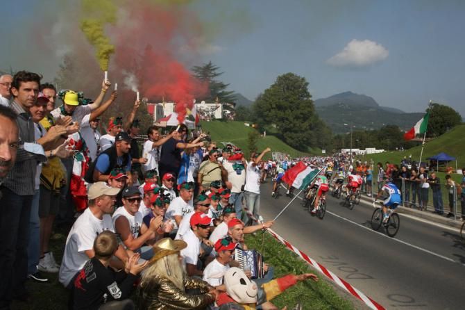 2009 Worlds: It's not a world championship road race until somebody lets loose with some smoke flares