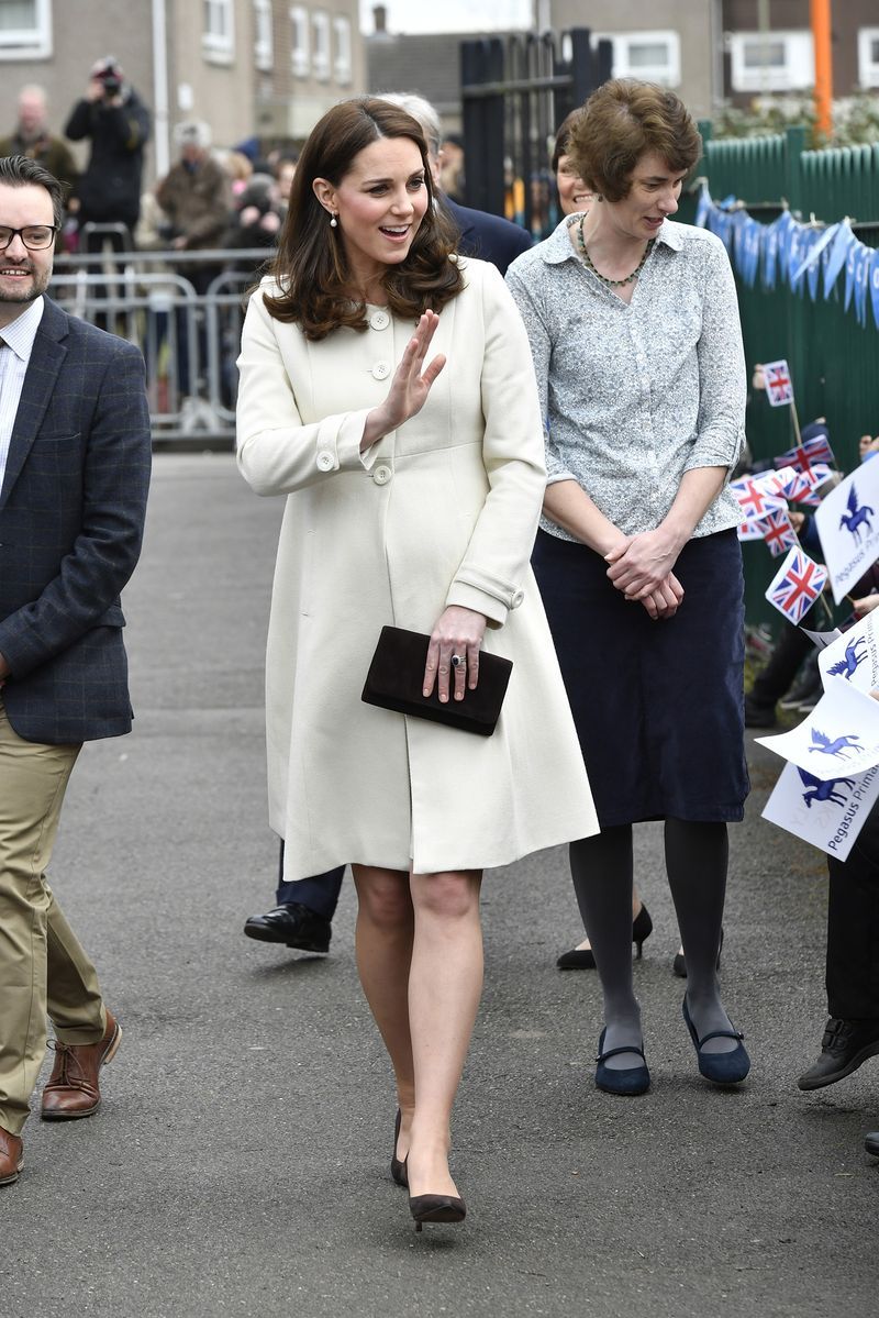 Clothing, Street fashion, Fashion, Snapshot, Coat, Footwear, Outerwear, Event, Dress, Leg,