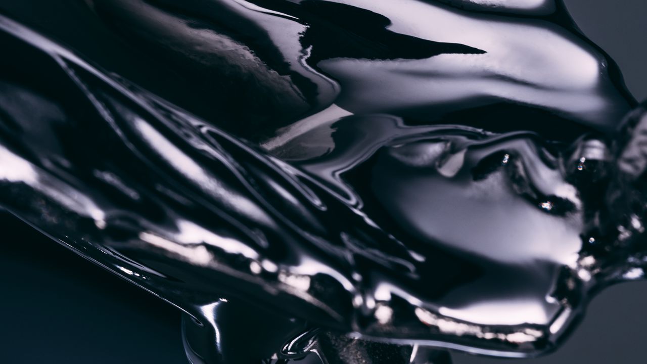 The new Spirit of Ecstasy for Roll's new EVs