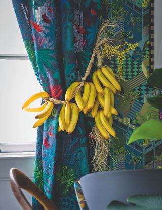 curtains with banana tie back string