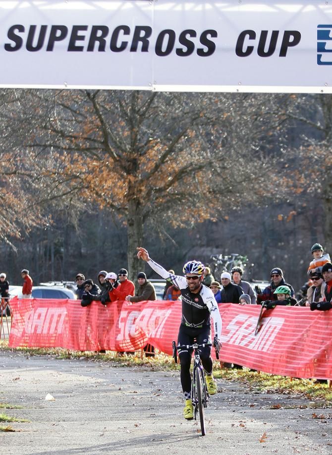 Tim Johnson (Cannondale p/b Cyclocrossworld) takes the win on the opening day at Supercross Cup