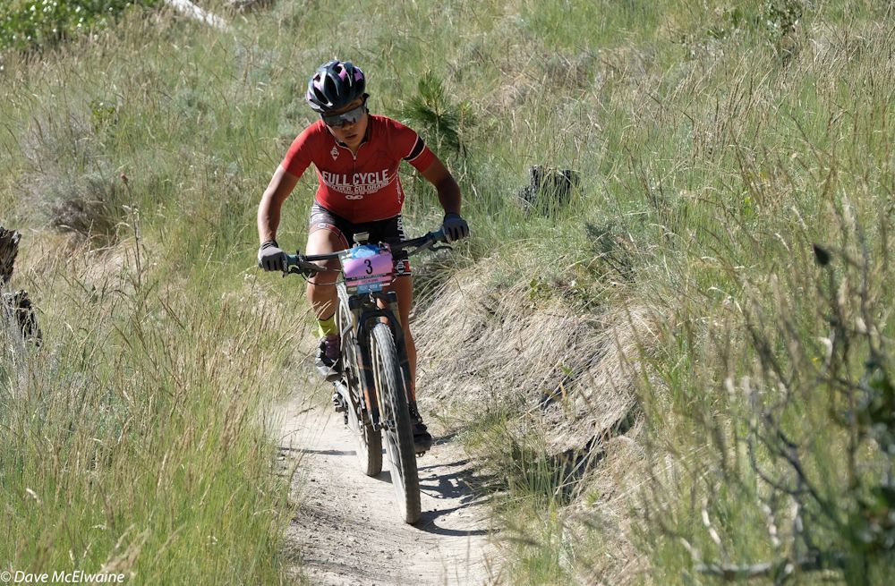 Evelyn Dong (Full Cycle) was having another solid race