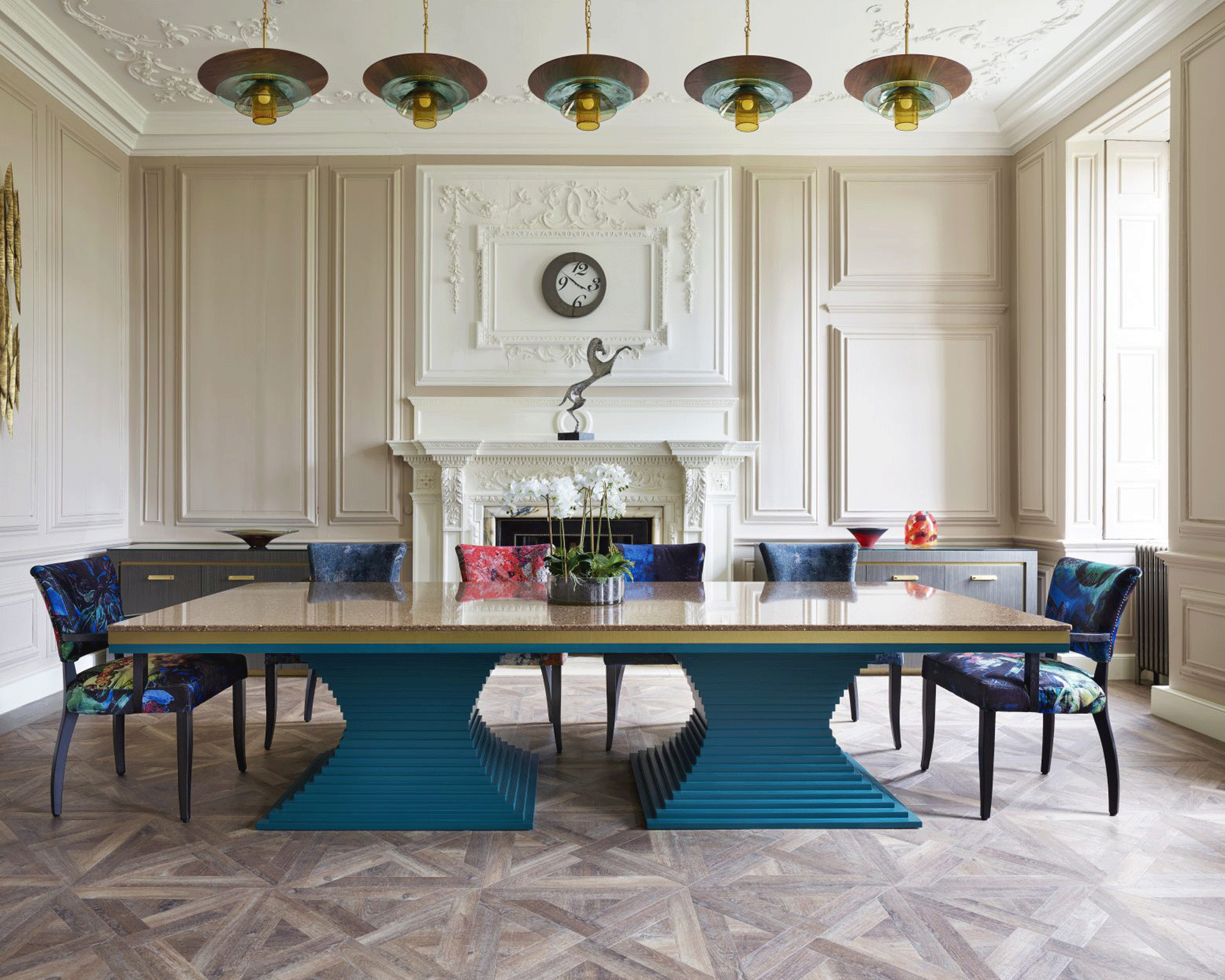 英国富丽堂皇住宅里迷人的厨房