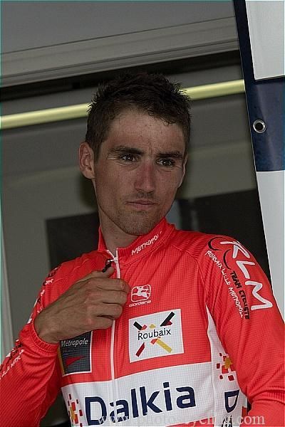 Lo&iuml;c Desriac (Roubaix Lille Metropole) gets the fair play award