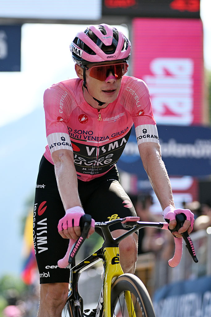 ALLEGHE, ITALY - MAY 29: Jonas Vingegaard of Denmark and Team Visma | Lease a Bike - Pink Leader Jersey crosses the finish line during the 109th Giro d&amp;amp;apos;Italia 2026, Stage 19 a 151km stage from Feltre to Alleghe - Piani di Pezze 1467m / #UCIWT / on May 29, 2026 in Alleghe, Italy. (Photo by Tim de Waele/Getty Images)