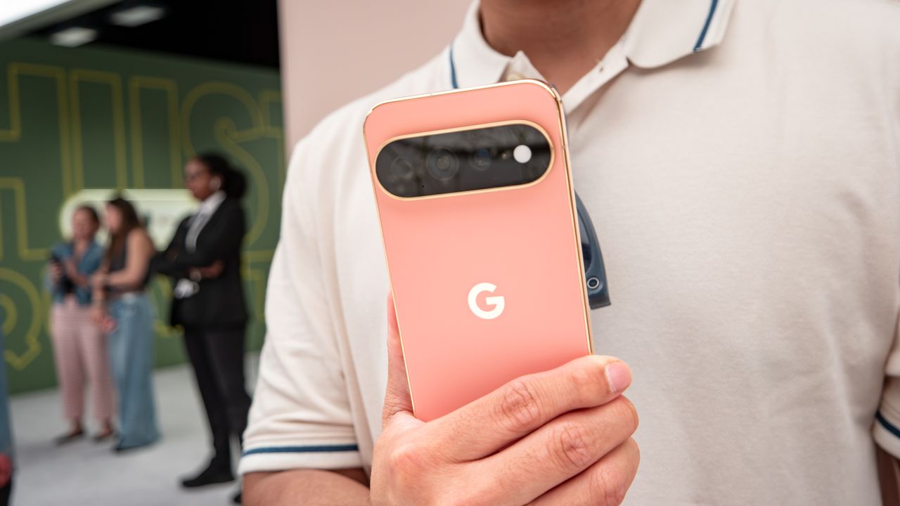 Google Pixel 11 Pro XL hands-on.