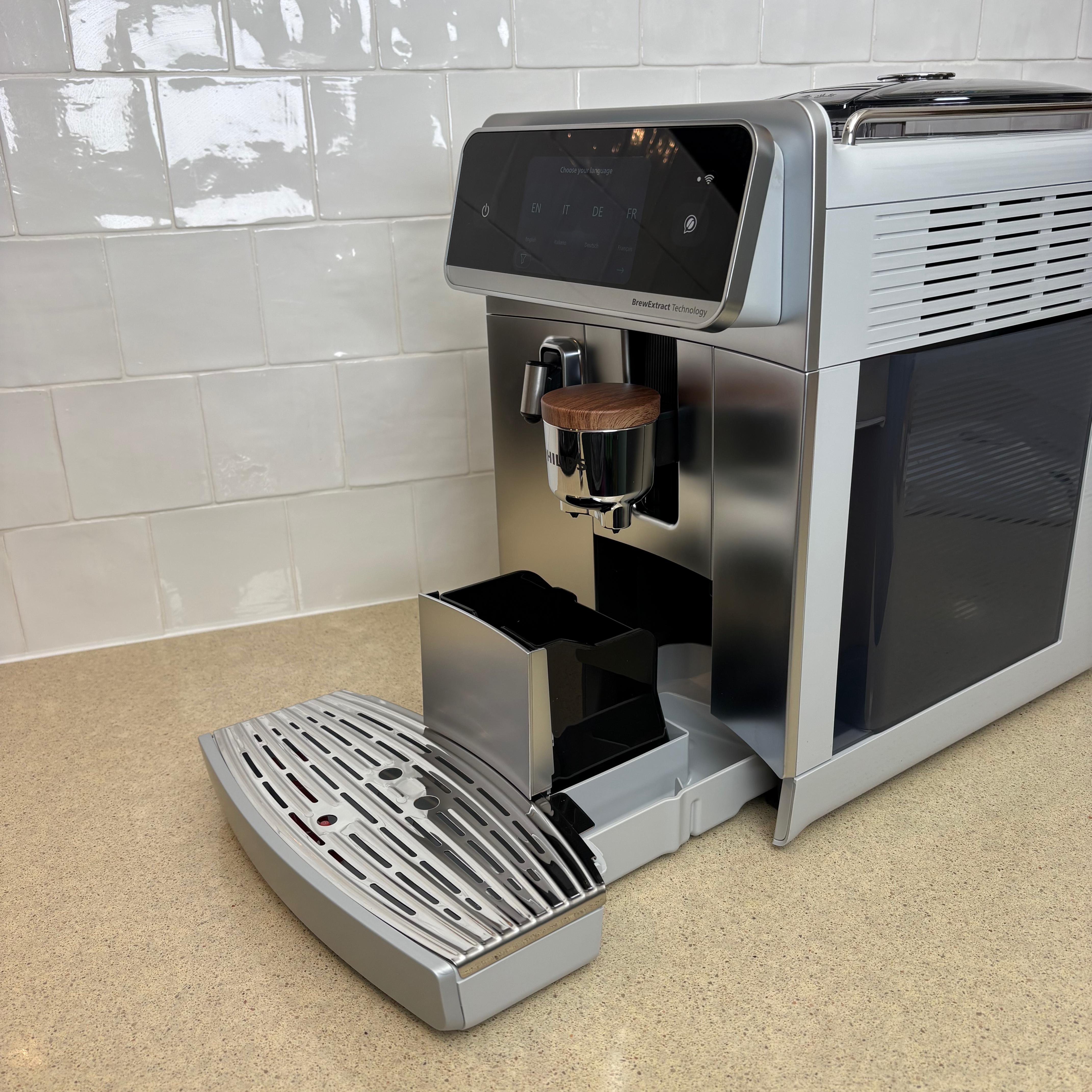 Testing the Philips Aromis coffee machine