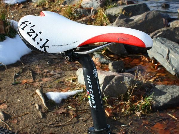 The fi'zi:k Aliante Carbon Twin Flex saddle is another top choice among leading pros for its mix of durable k:ium rails and supportive - yet comfy - flexible carbon/Kevlar composite shell.