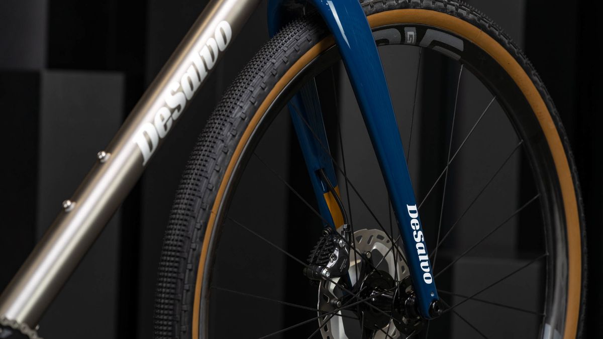 Enve Builders Roundup 2022 - Desalvo Titanium Gravel Bike