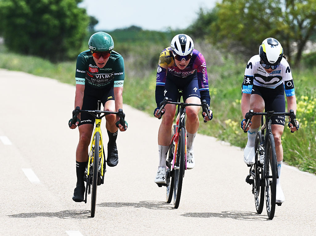 BALTANAS SPAIN MAY 09 LR Marianne Vos of Netherlands and Team Visma Lease a Bike Green points jersey Liane Lippert of Germany and Team Movistar and Mischa Bredewold of Netherlands and Team SD Worx Protime compete during the 11th La Vuelta Femenina 2025 Stage 6 a 1267km stage from Becerril de Campos to Baltanas UCIWT on May 09 2025 in Baltanas Spain Photo by Szymon GruchalskiGetty Images