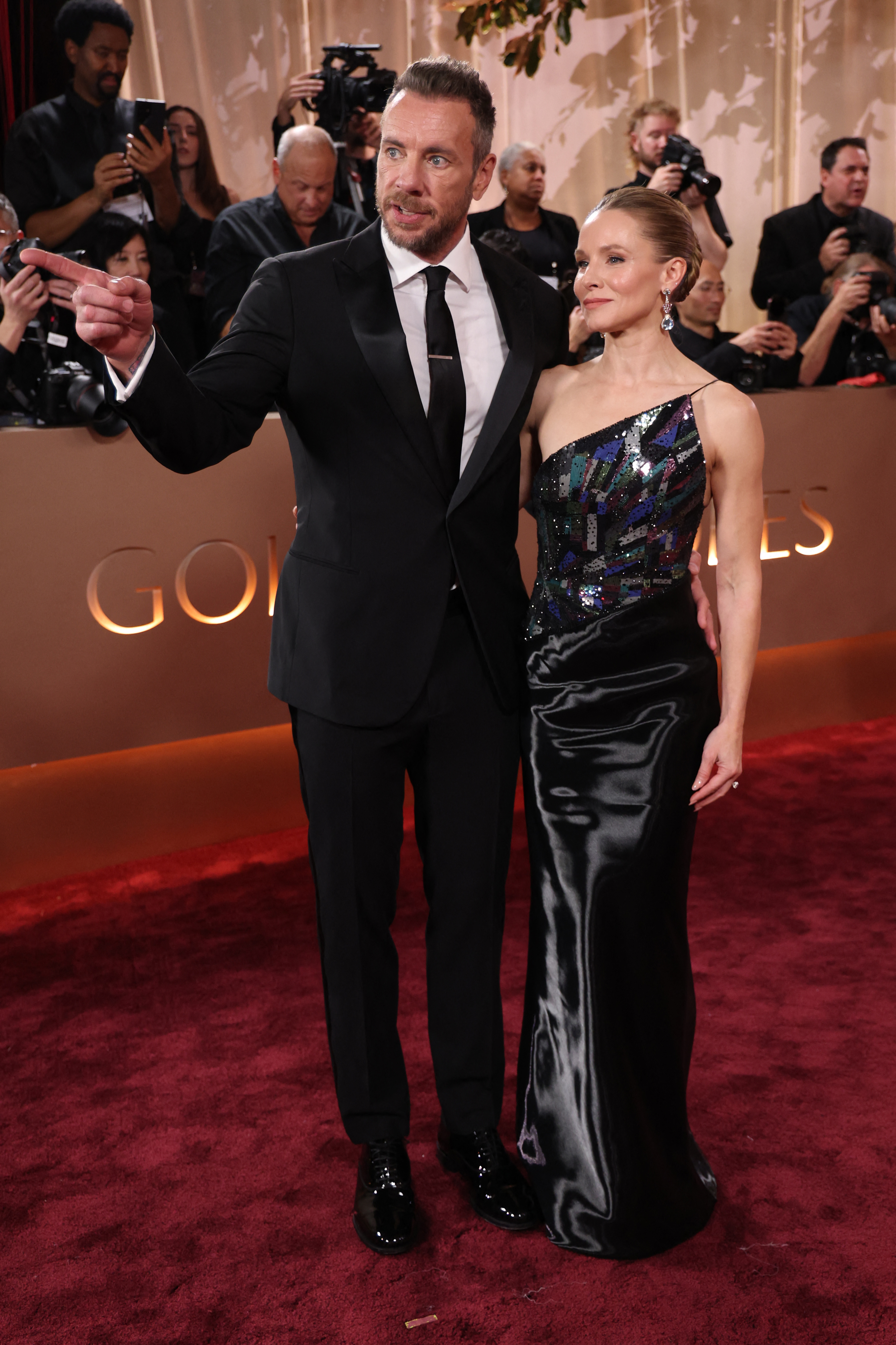Kristen Bell and Dax Shephard at the 2026 Golden Globes