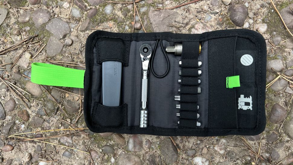 Syncros Guide Kit Multi Tool review comprehensive compact wrenching