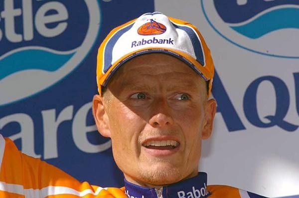 Michael Rasmussen (Rabobank) salutes from the stage