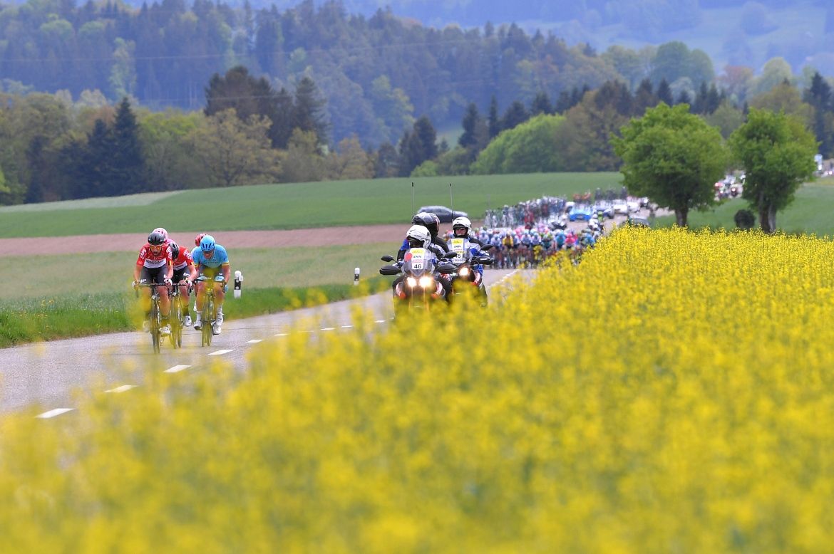 The breakaway gets established on stage 2 of the Tour de Romandie
