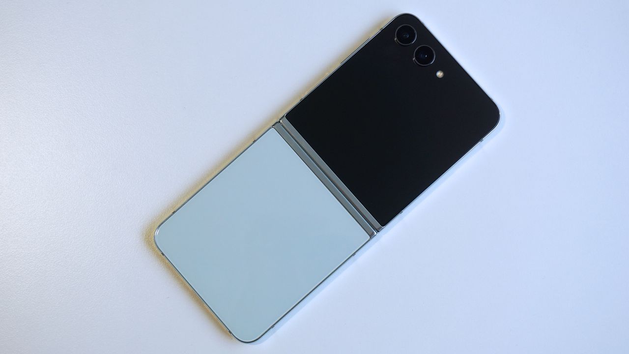 Samsung Galaxy Z Flip 5 review back angled open