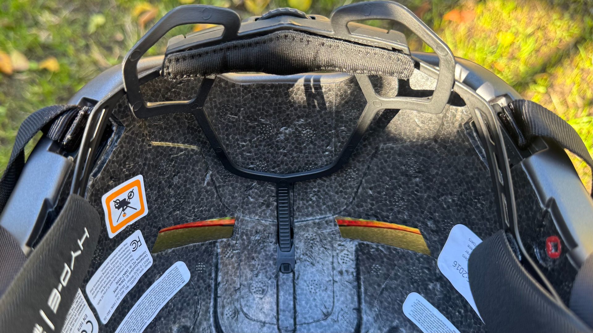 The cradle in the lowest position on the Abus Hyp-E helmet
