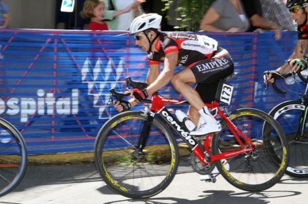 John Loehner (Empire Cycling) proved himself with an early preem- but his luck ran out later and he suffered a broken hip with only 2 laps to go. We send him all our best wishes for a speedy recovery.