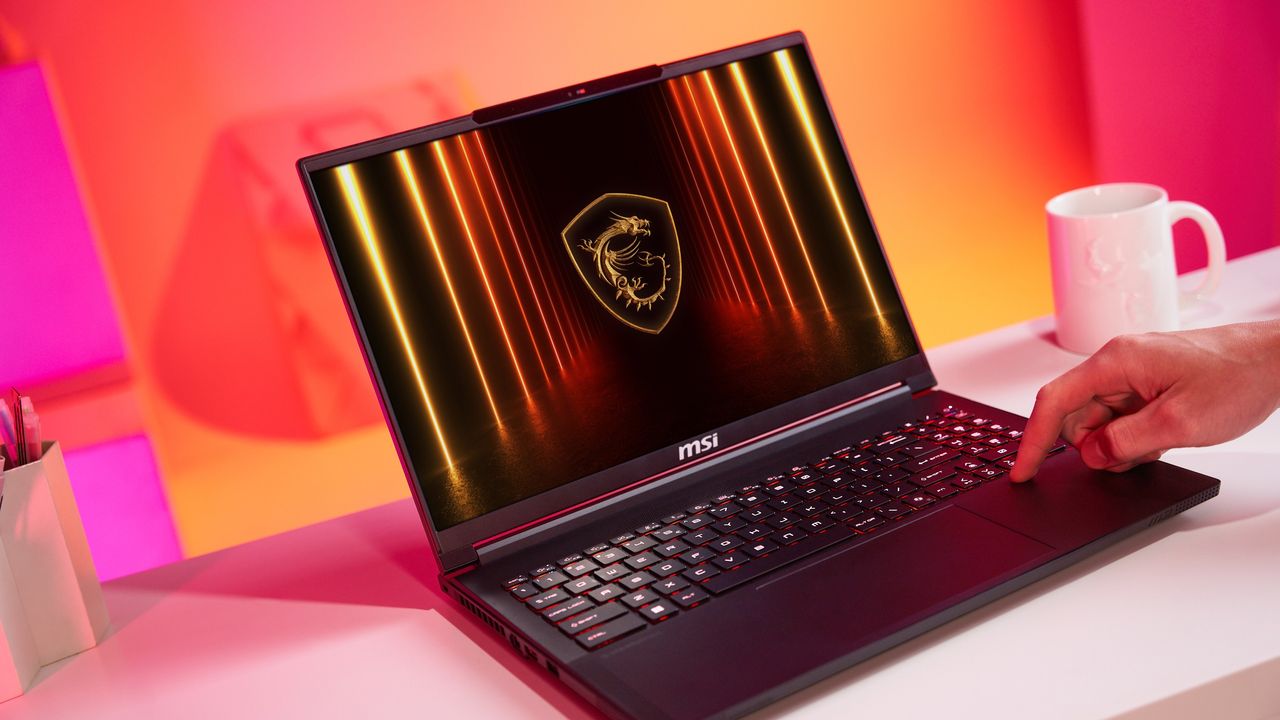 MSI Stealth A16 AI+
