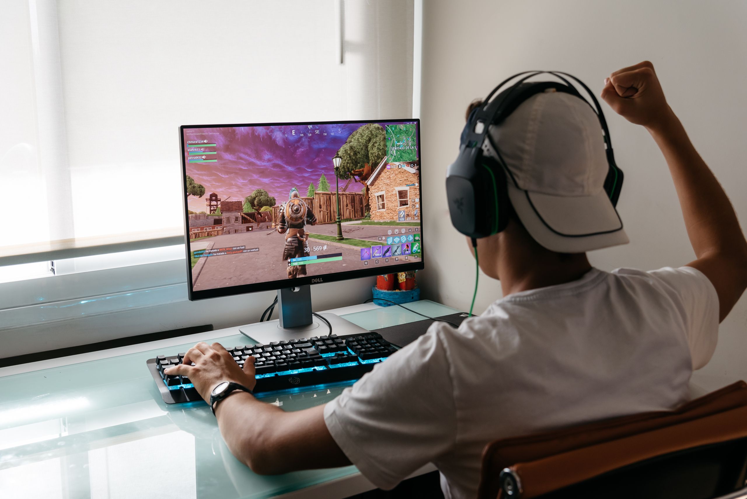 Fn Pc Graphics AMD Adds DirectX12 Support to Fortnite with New Adrenalin 19.11.3 ...
