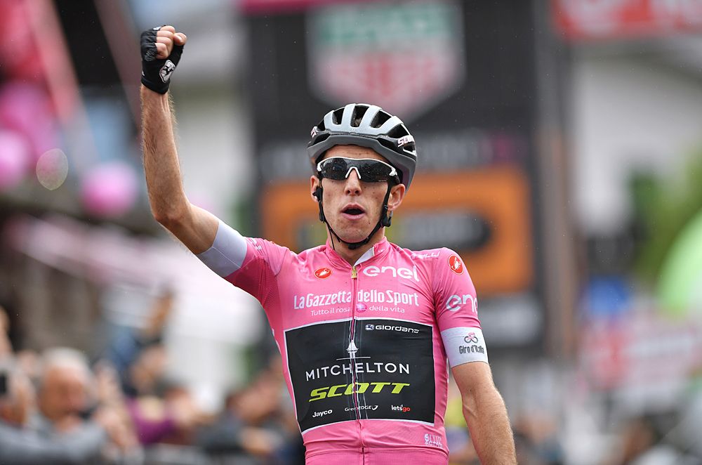 Simon Yates (Mitchelton-Scott) wins stage 15 at the Giro d'Italia