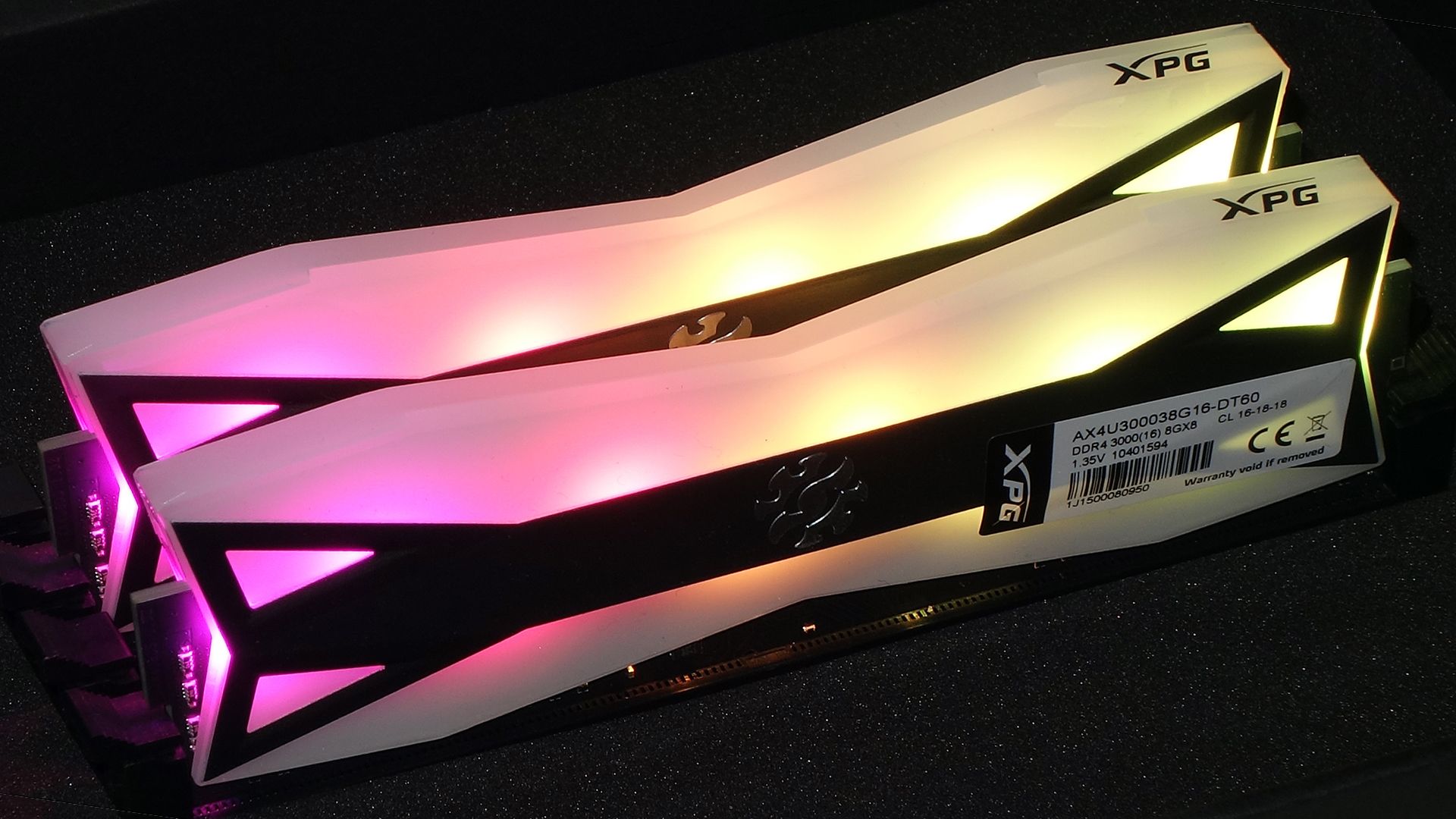 DDR4 3200 8GBx2枚 XPG SPECTRIX D60G iWUg429jGVBc5VXruWP9DV-1920-80.jpg