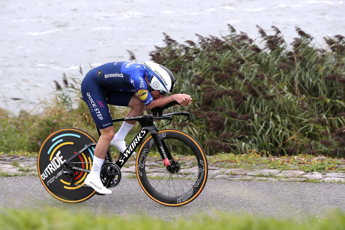 remco evenepoel tt bike