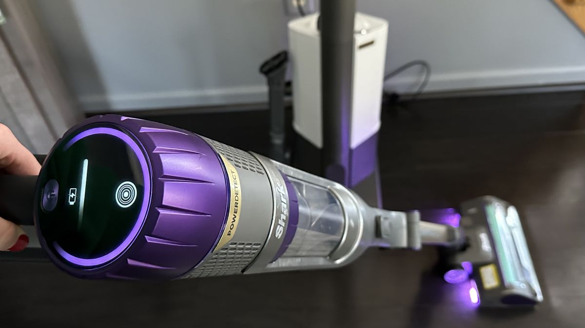 Hero image of The Shark Cordless PowerDetect 