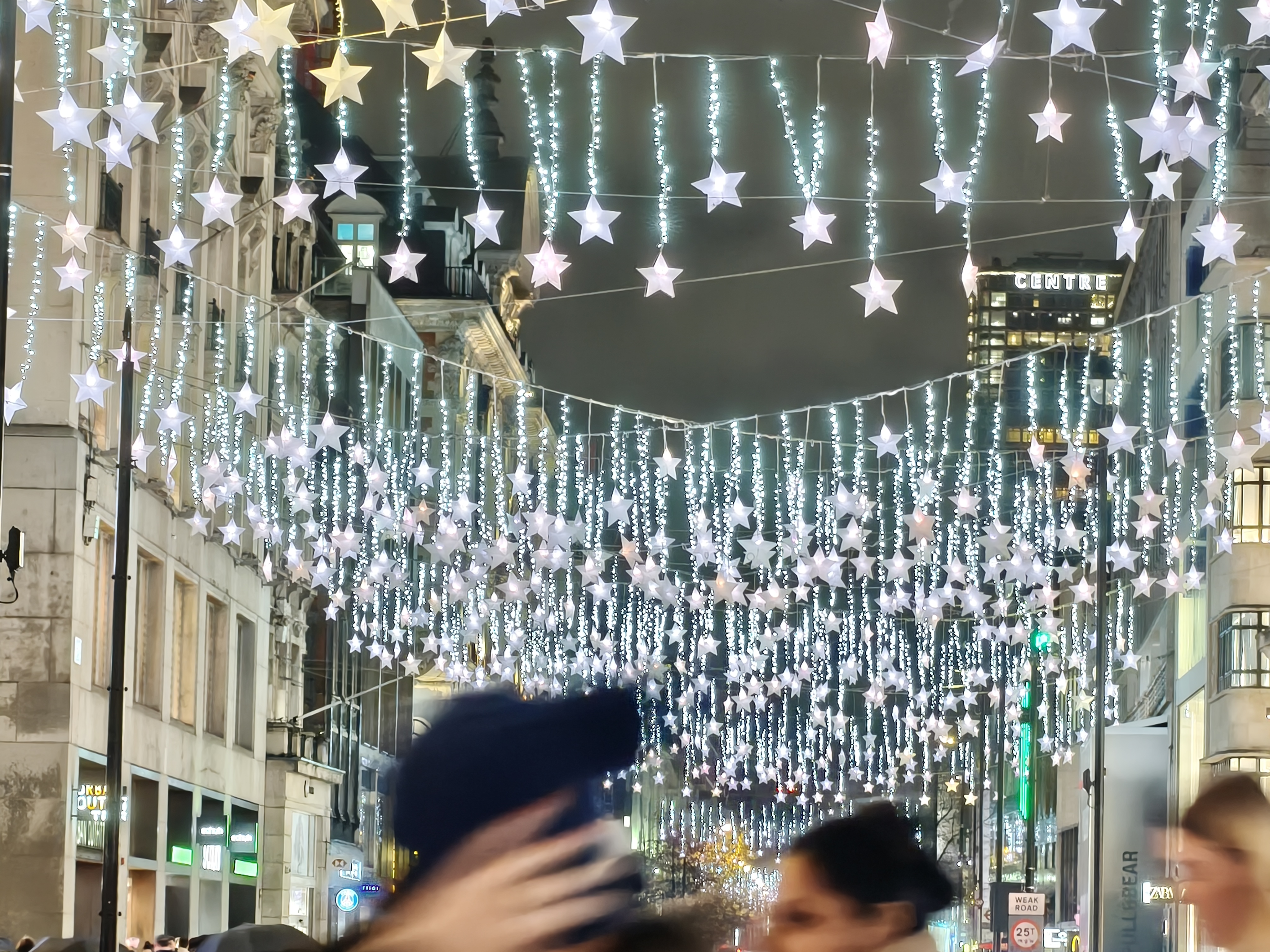 Oppo Find X8 camera sample Oxford Circus 6x zoom