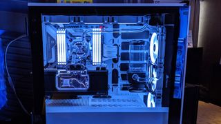 A build using Hydro X Series. (Credit: Tom's Hardware)