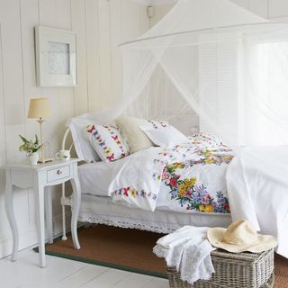 bedroom with white wall and fairytale theme