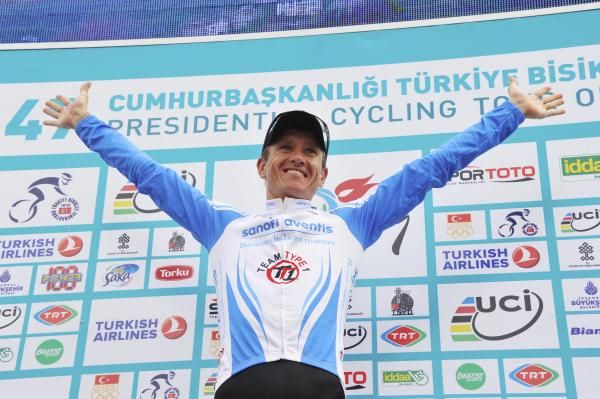 A happy Alexander Efimkin (Team Type 1 - Sanofi Aventis)