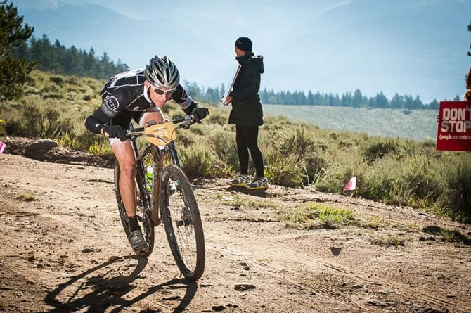Dana Weber (Stage21) descending along the Pipeline... and don't stop no matter what.
