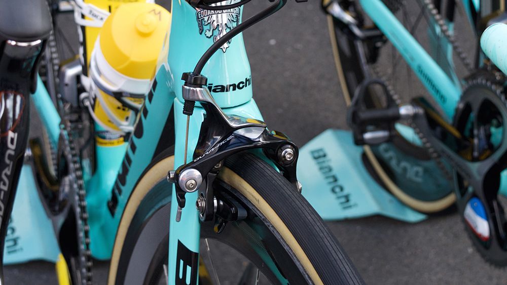 George Bennett's Bianchi Oltre XR4 - Vitoria Corsa tubulars