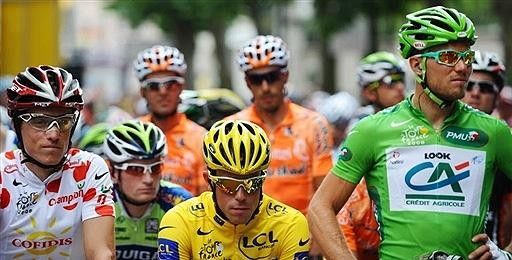 The jersey wearers line up on the front row in Brioude.