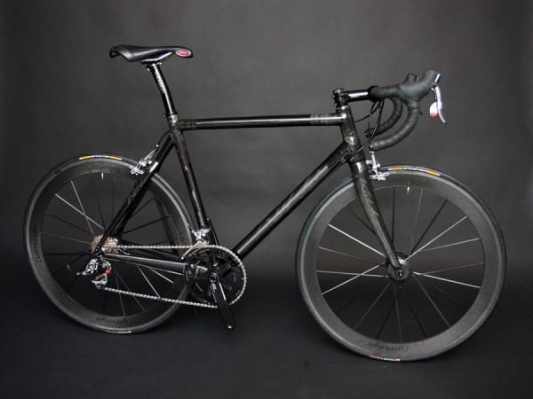 KirkLee built this bike to be "as black as black" with subtle frosted logos.