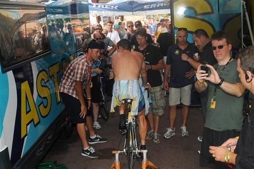 Lance Armstrong (Astana) readies for stage one of the ttt.