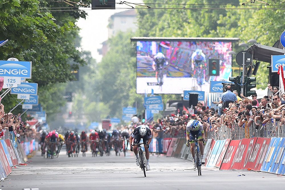 Keisse and Durbridge sprint for final stage victory at the Giro d'Italia.