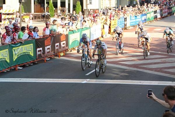 Chloe Hosking (HTC Columbia) sprints to a win in St. Paul.