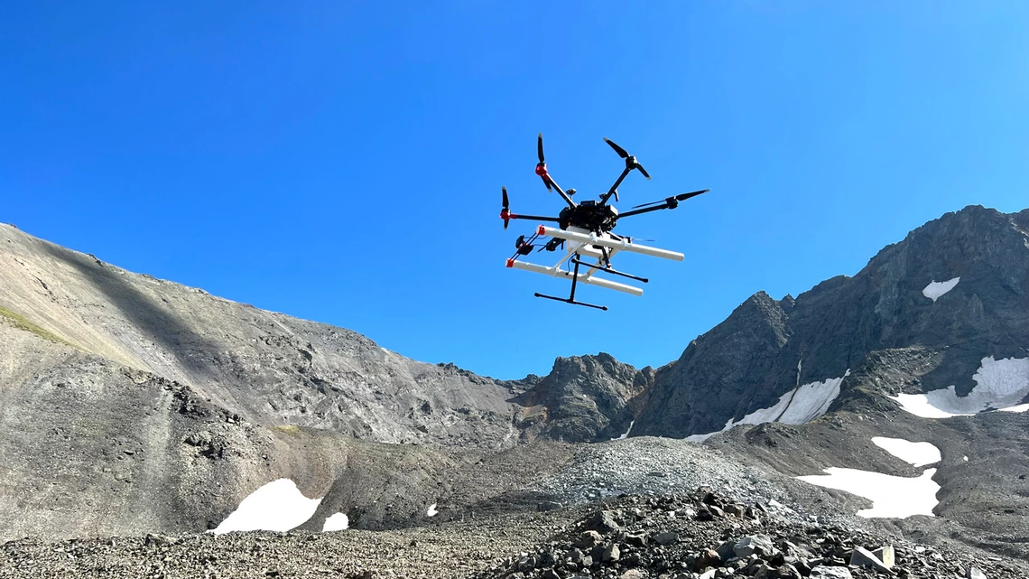 Drone radar could help spacecraft pinpoint where to drill for water on Mars, scientists say